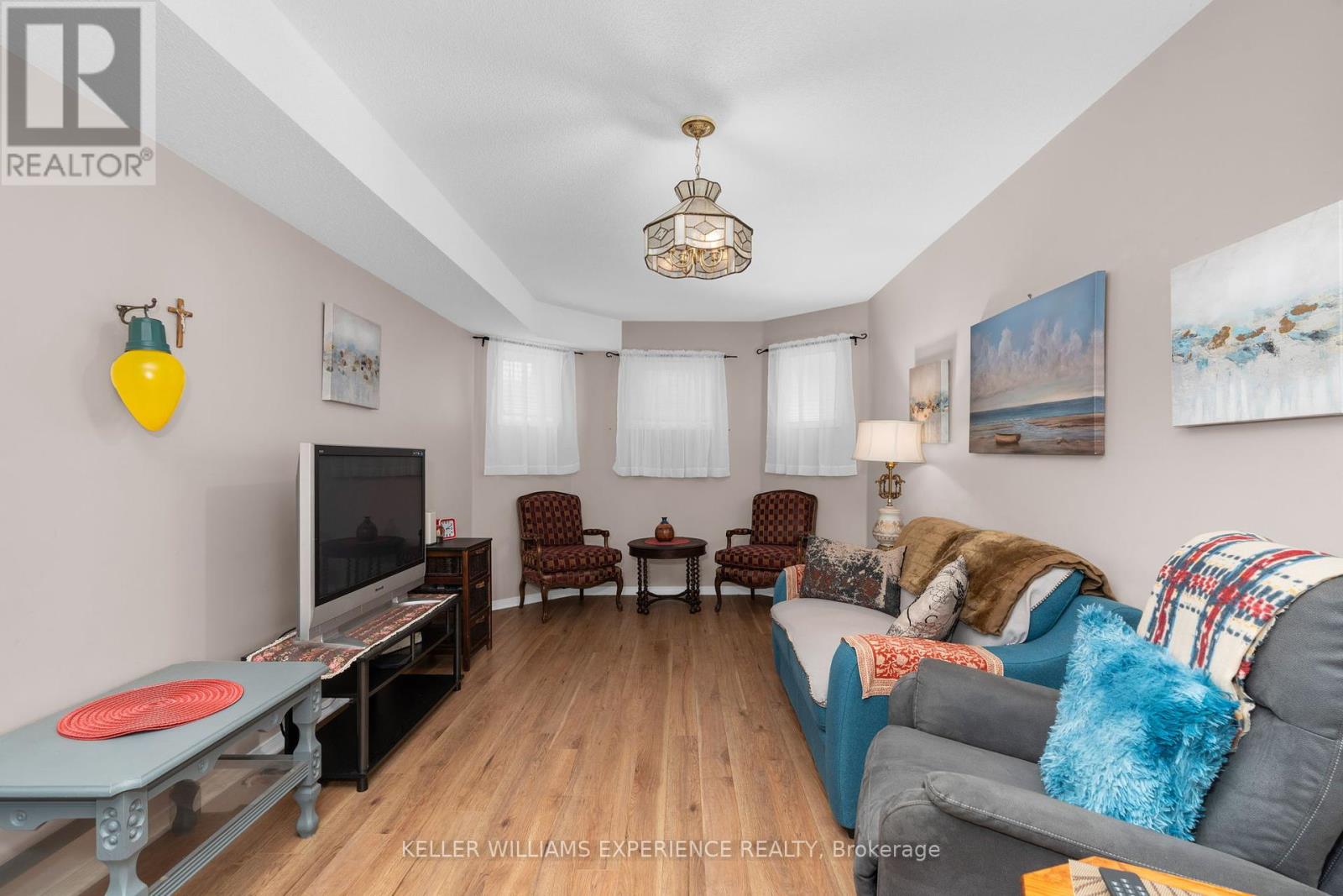 204 Dyer Drive, Wasaga Beach, Ontario  L9Z 1L9 - Photo 13 - S12426319