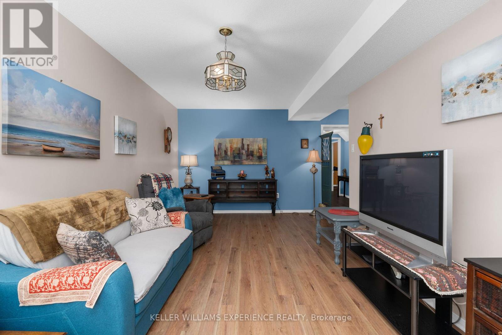 204 Dyer Drive, Wasaga Beach, Ontario  L9Z 1L9 - Photo 14 - S12426319