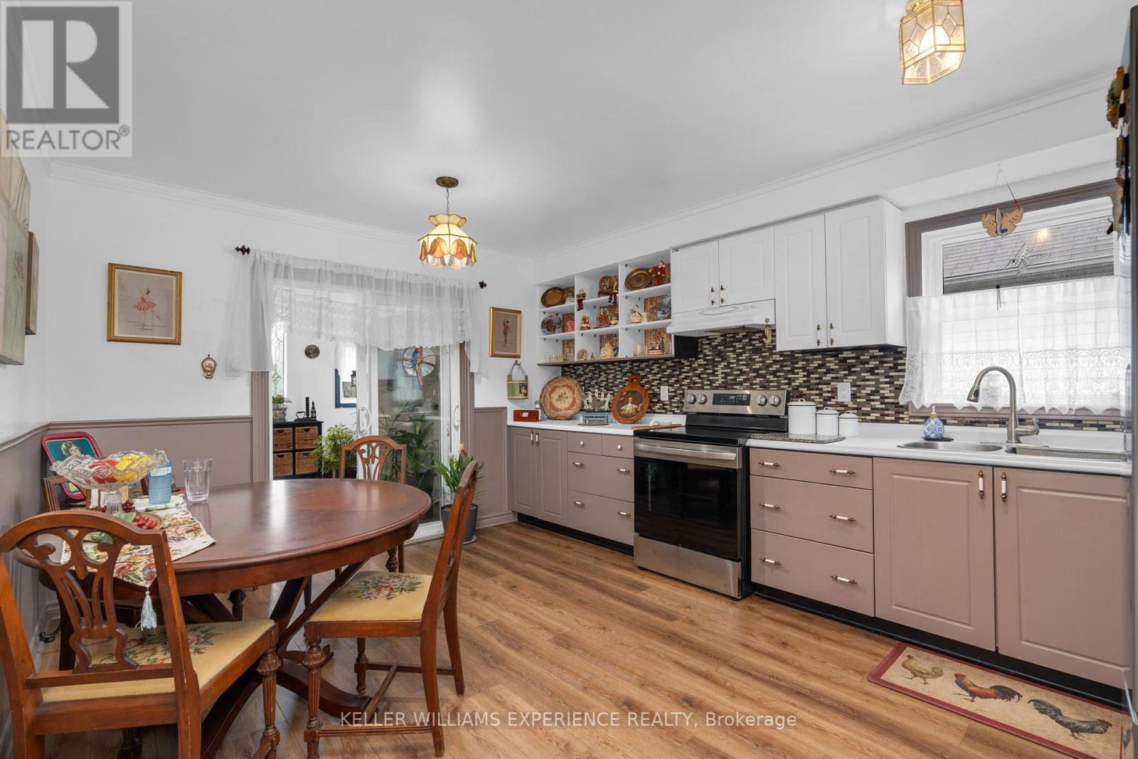 204 Dyer Drive, Wasaga Beach, Ontario  L9Z 1L9 - Photo 2 - S12426319
