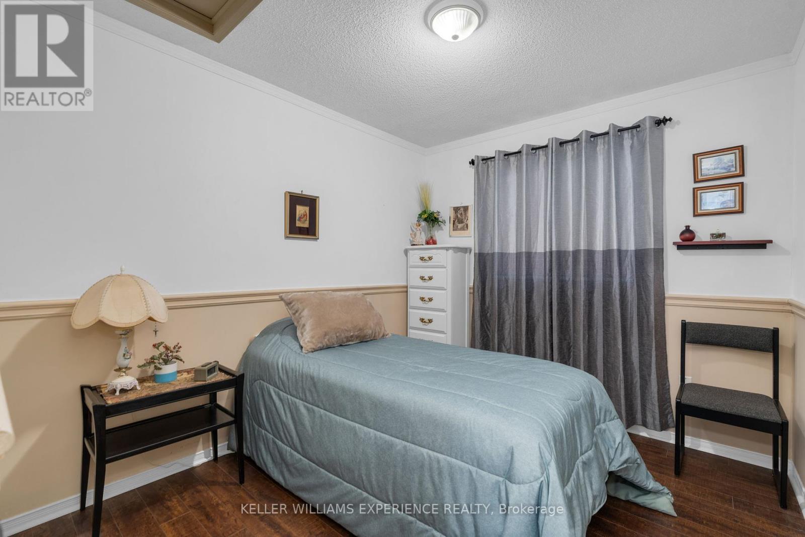 204 Dyer Drive, Wasaga Beach, Ontario  L9Z 1L9 - Photo 7 - S12426319