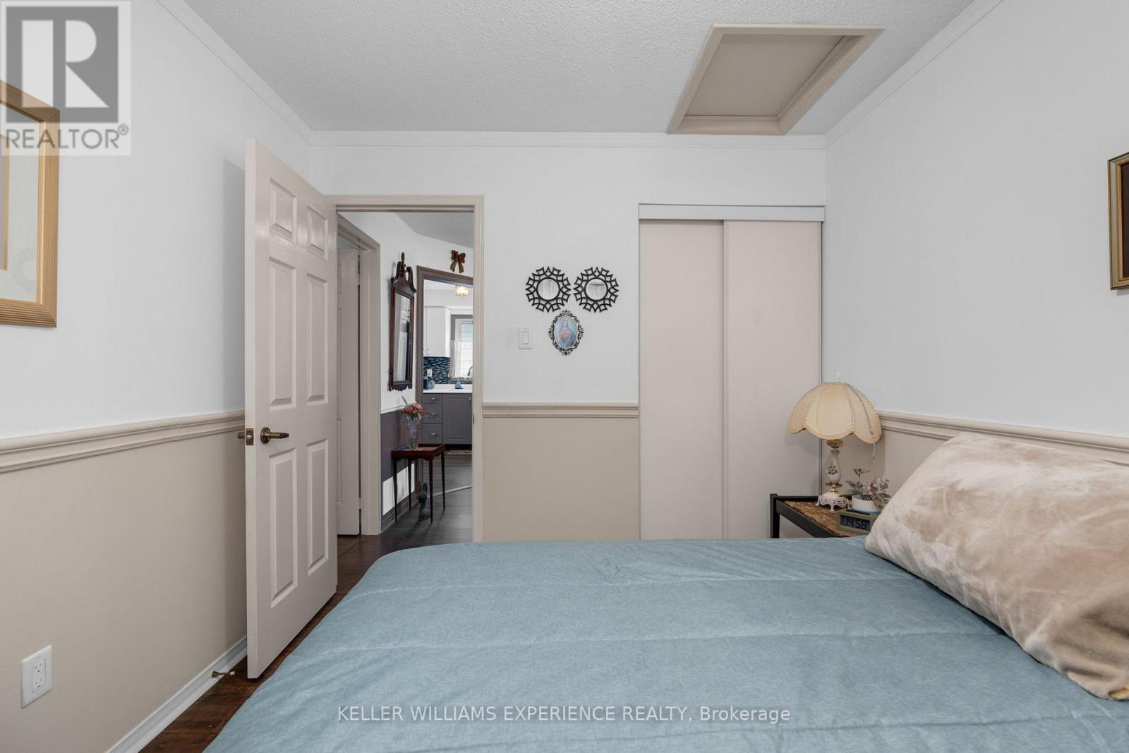 204 Dyer Drive, Wasaga Beach, Ontario  L9Z 1L9 - Photo 8 - S12426319