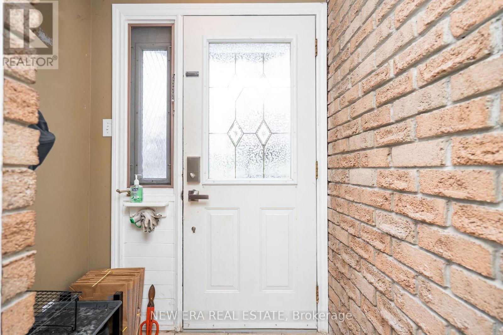 34 Lampman Lane, Barrie, Ontario  L4N 5B1 - Photo 6 - S12426397