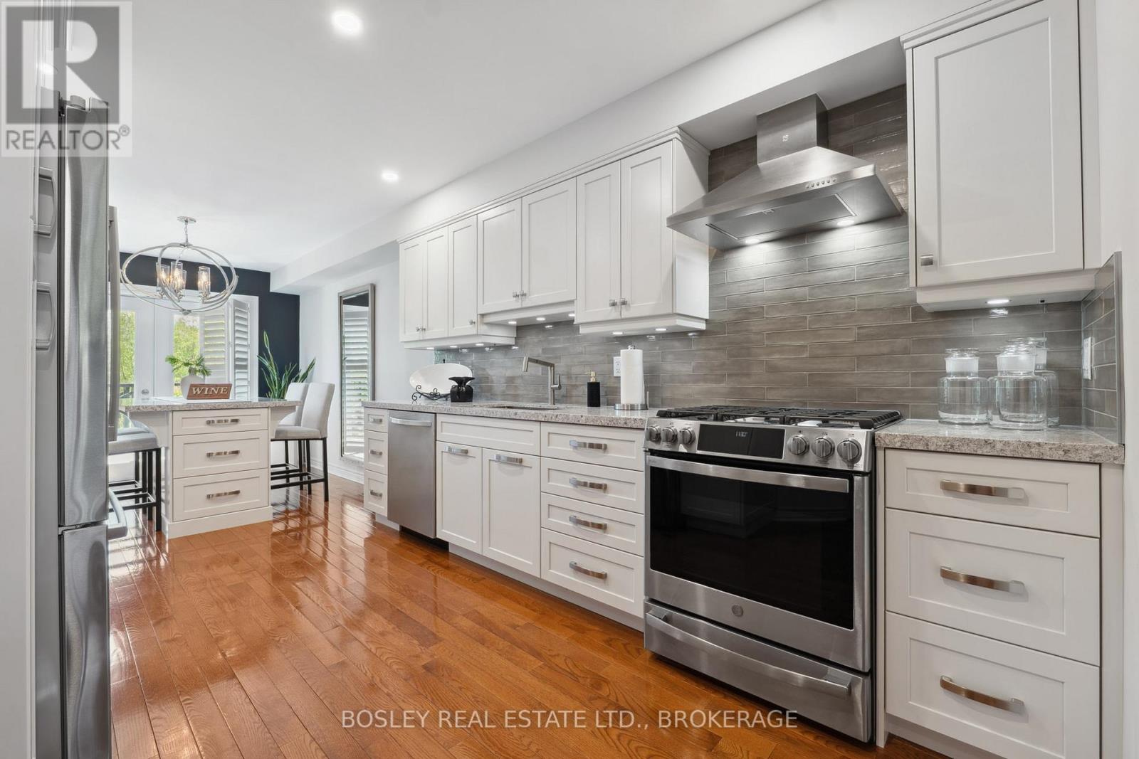 4059 Ashby Drive, Lincoln, Ontario  L0R 1B9 - Photo 12 - X12388363