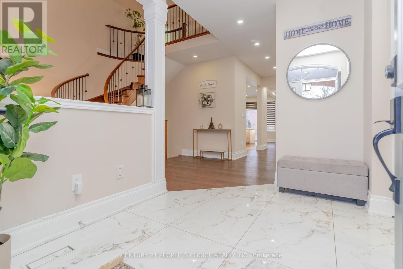 39 Huntspoint Drive, Brampton, Ontario  L6P 2E9 - Photo 5 - W12426244