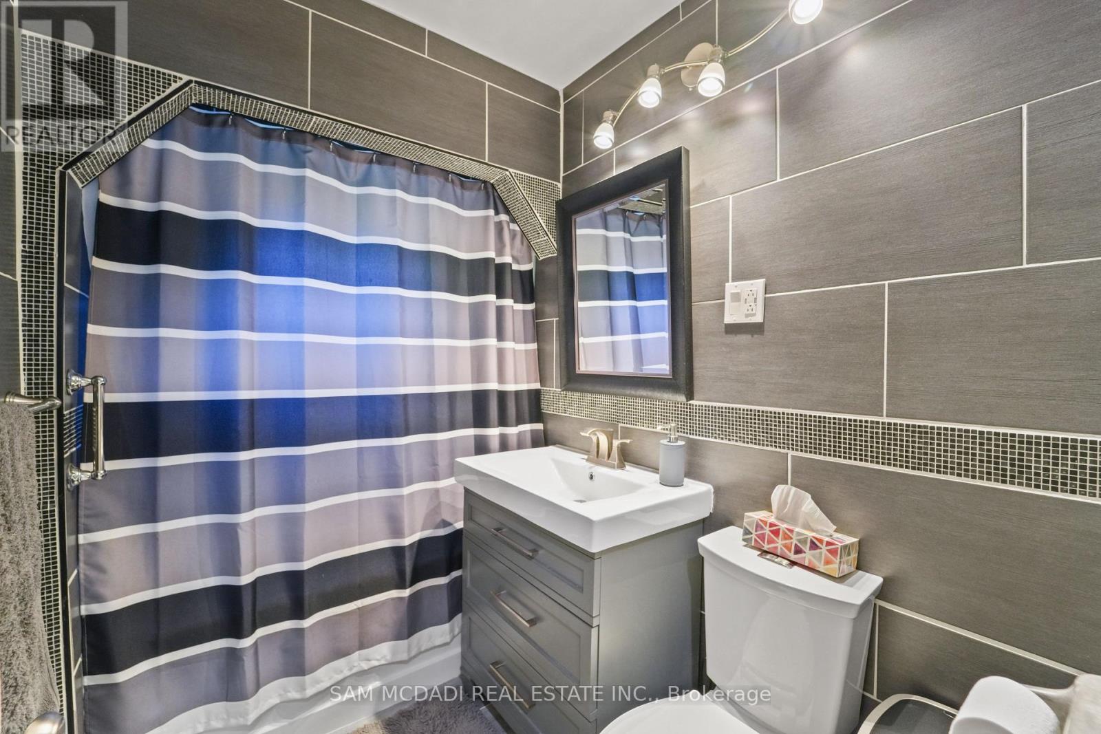 1140 Halliday Avenue, Mississauga, Ontario  L5E 1P9 - Photo 17 - W12426266