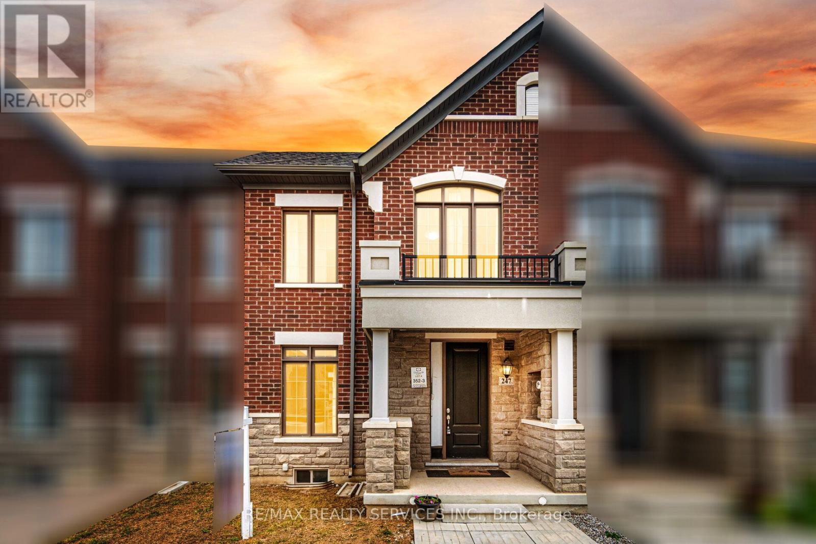 247 Clockwork Drive, Brampton, Ontario  L7A 5C7 - Photo 2 - W12426292