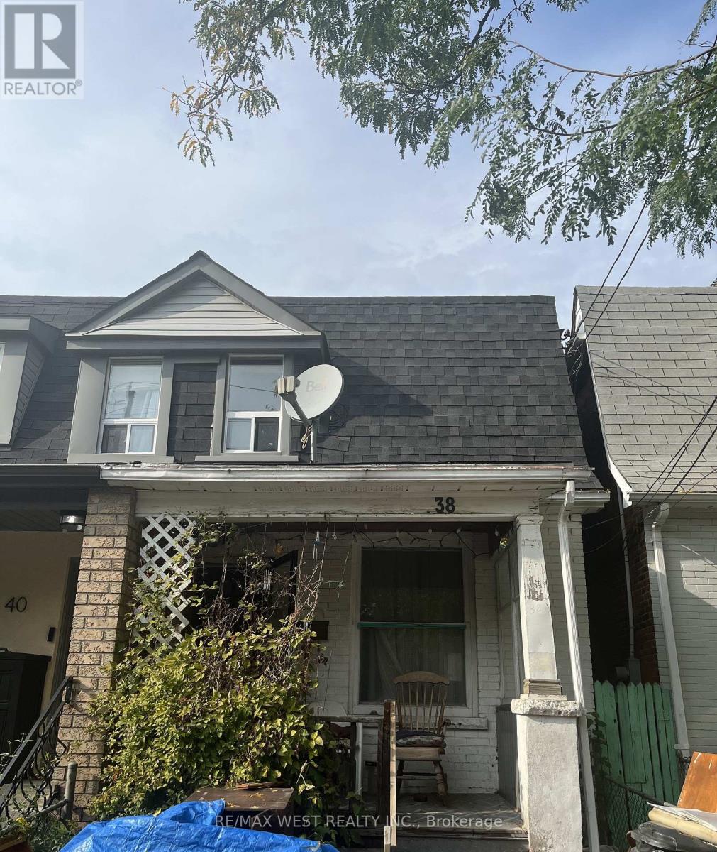 38 Pelham Avenue, Toronto, Ontario  M6N 1A6 - Photo 1 - W12426324