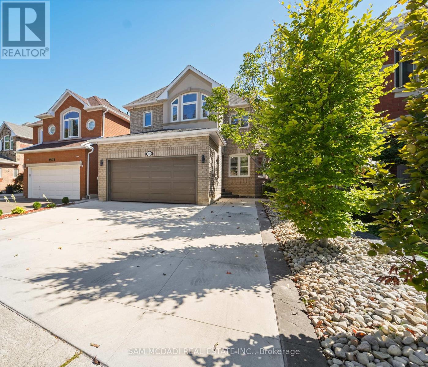 385 Turnberry Crescent, Mississauga, Ontario  L4Z 3W3 - Photo 2 - W12426360
