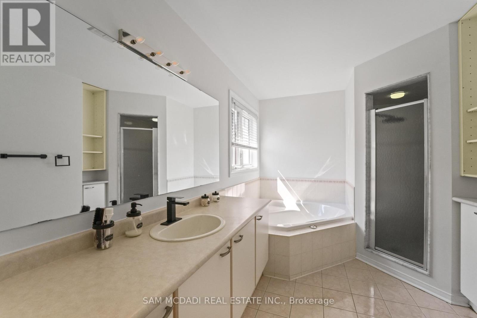 385 Turnberry Crescent, Mississauga, Ontario  L4Z 3W3 - Photo 31 - W12426360