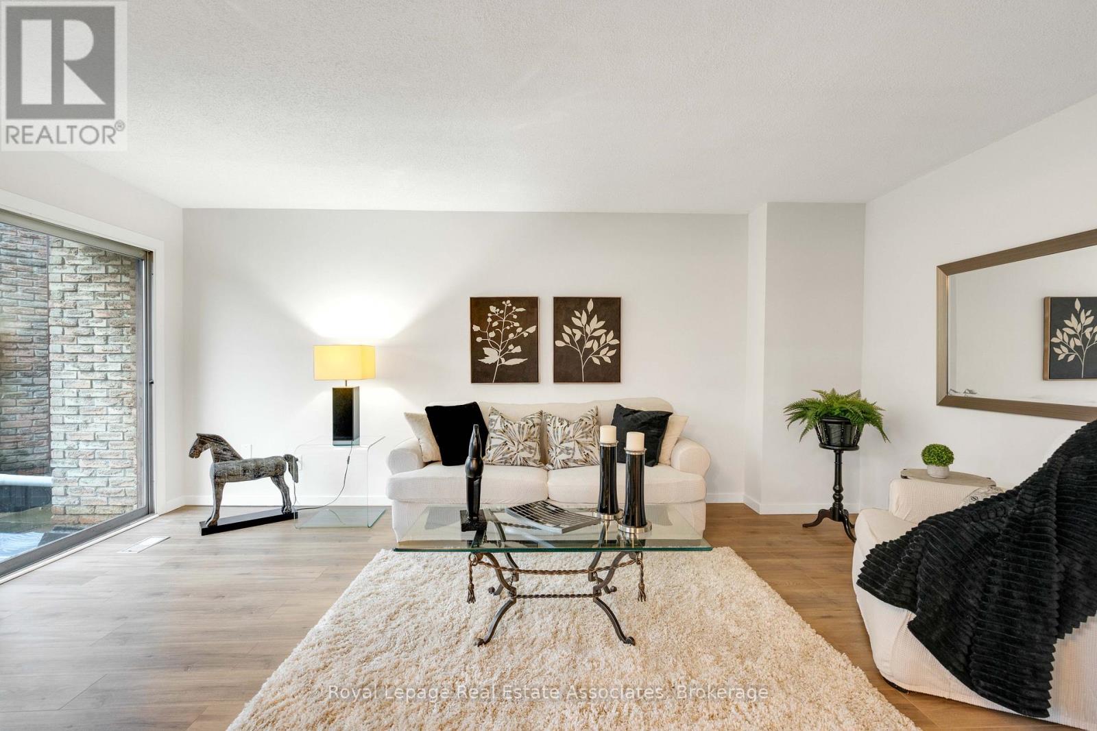 57 - 2605 Woodchester Drive, Mississauga, Ontario  L5K 2E3 - Photo 3 - W12426395