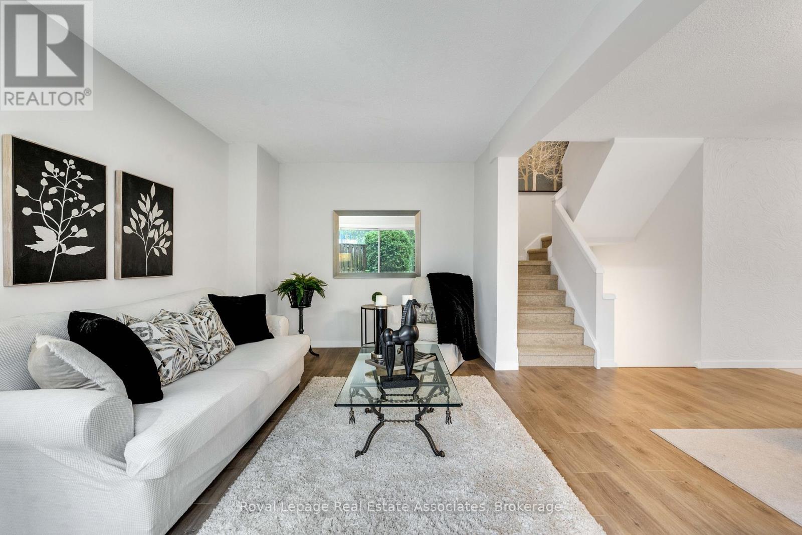 57 - 2605 Woodchester Drive, Mississauga, Ontario  L5K 2E3 - Photo 4 - W12426395