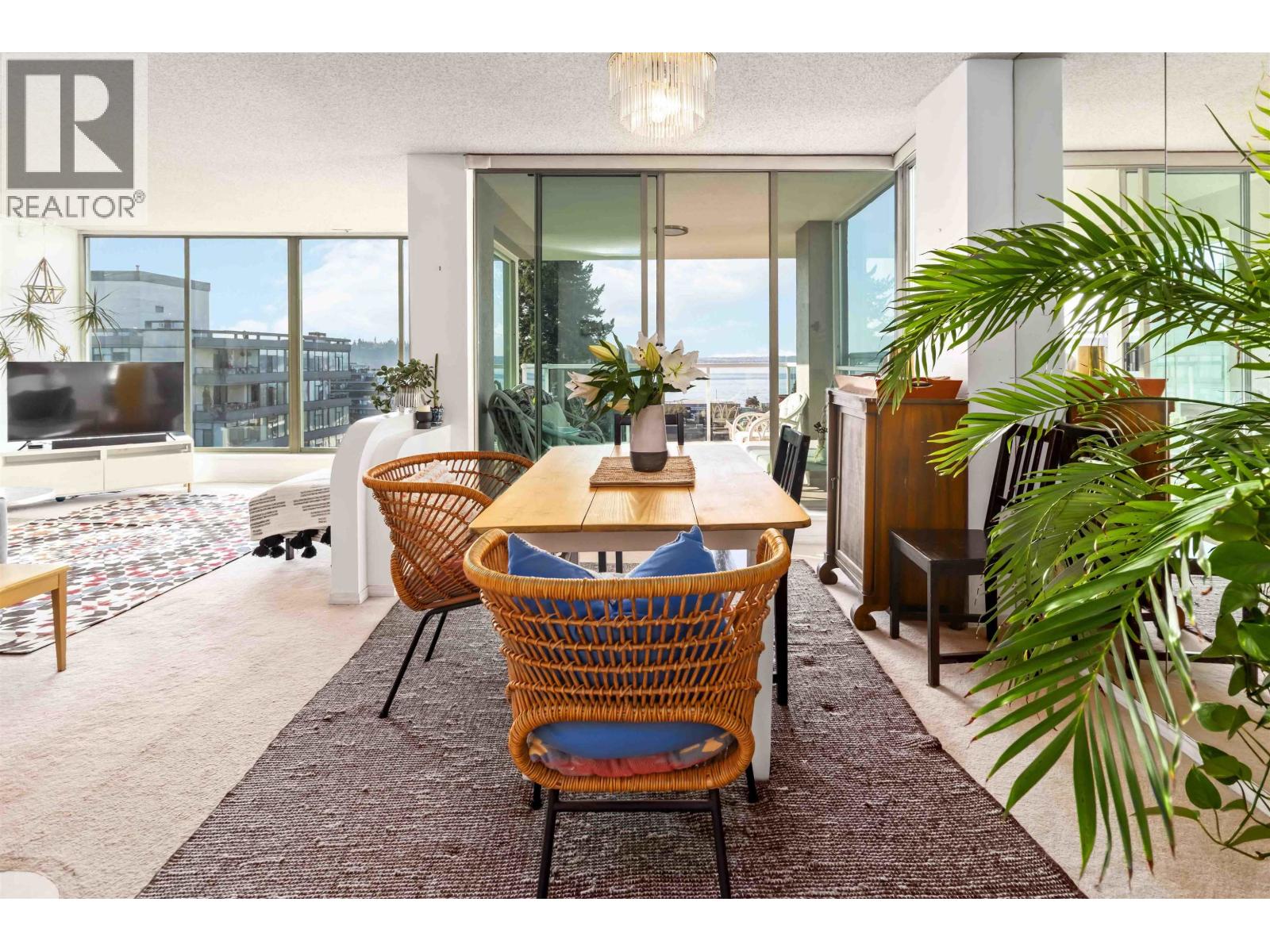 802 1455 Duchess Avenue, West Vancouver, British Columbia  V7T 1H7 - Photo 3 - R3050357