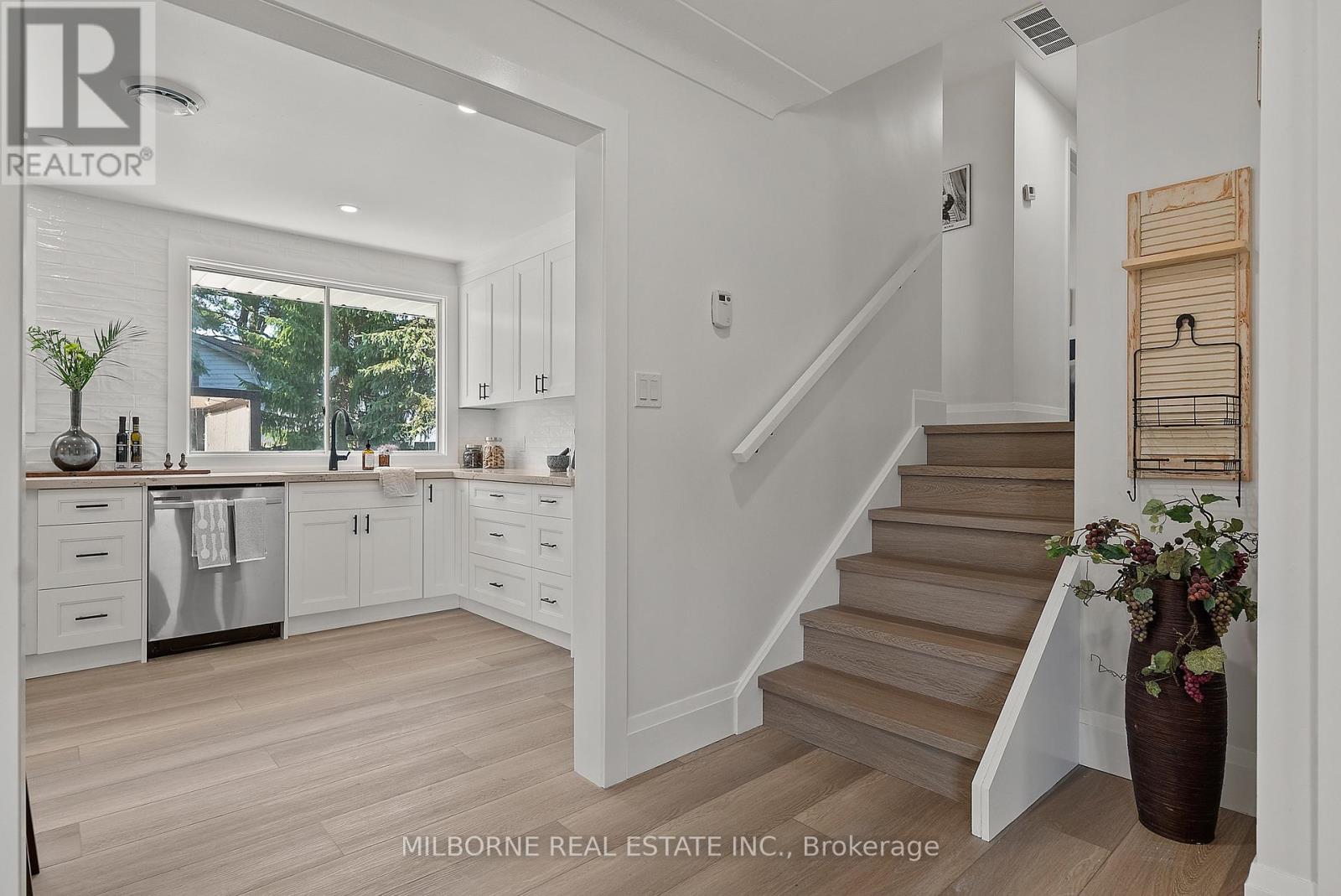 1846 Niagara Stone Road, Niagara-On-The-Lake, Ontario  L0S 1J0 - Photo 5 - X12426311