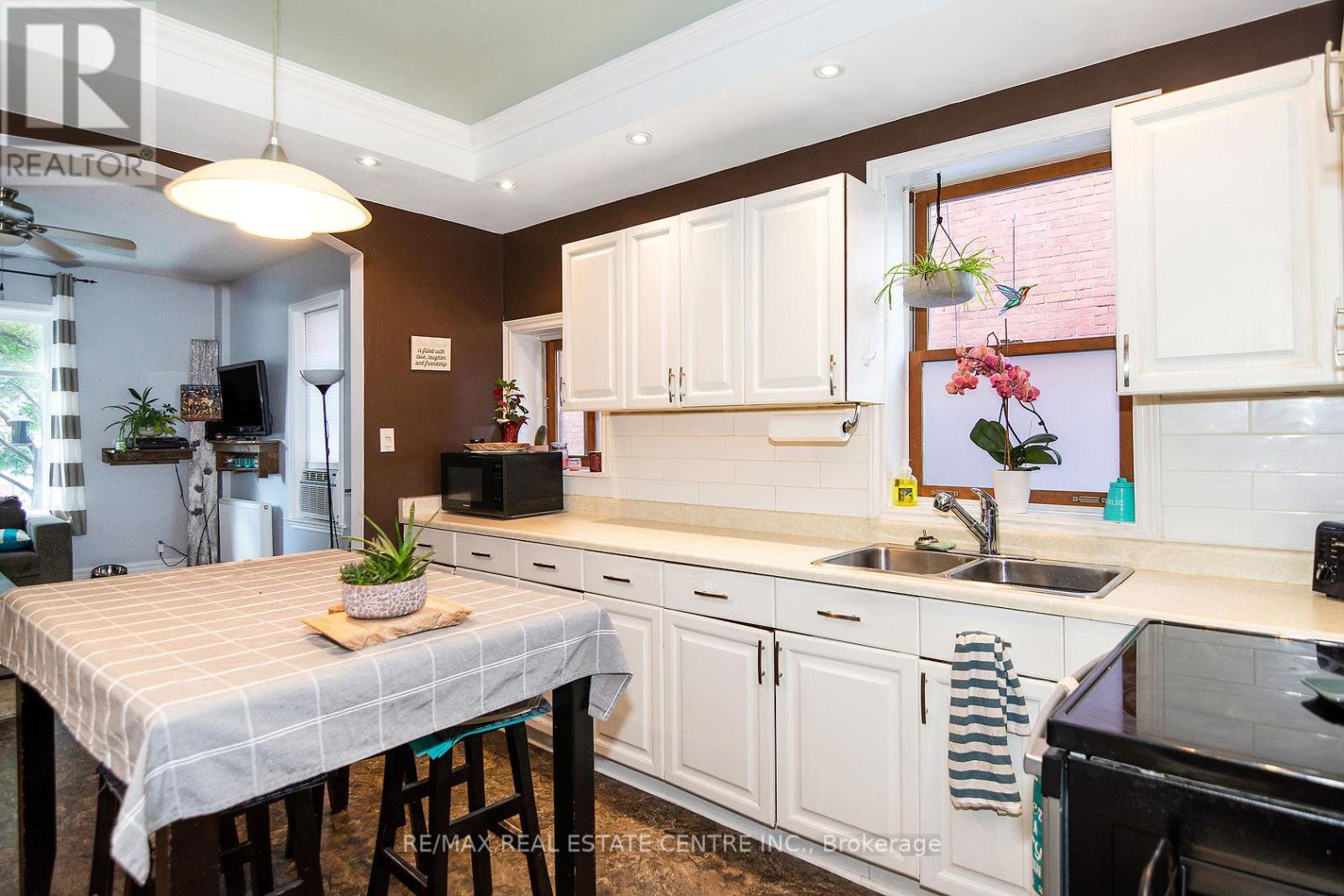 132 First Avenue E, Shelburne, Ontario  L9V 3K1 - Photo 8 - X12426333