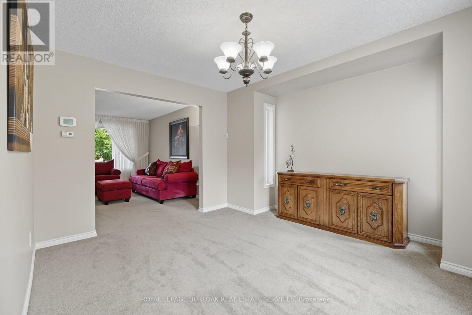106 Maple Drive, Hamilton, Ontario  L8G 4S4 - Photo 10 - X12426340