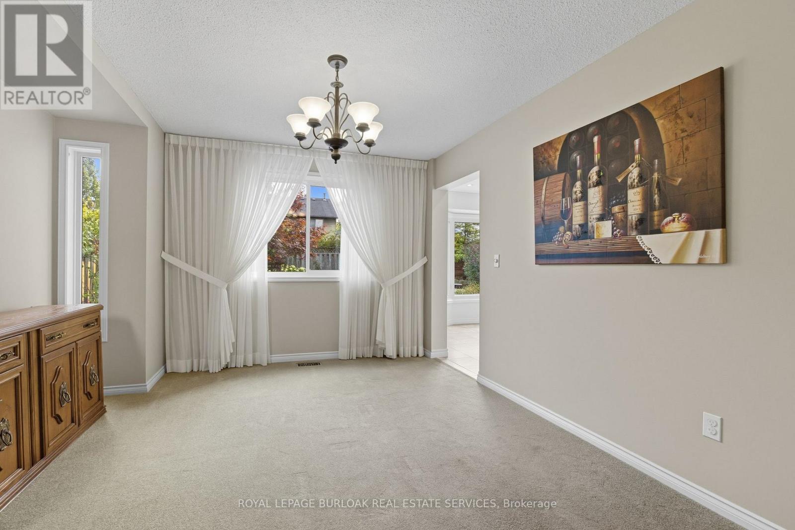 106 Maple Drive, Hamilton, Ontario  L8G 4S4 - Photo 11 - X12426340