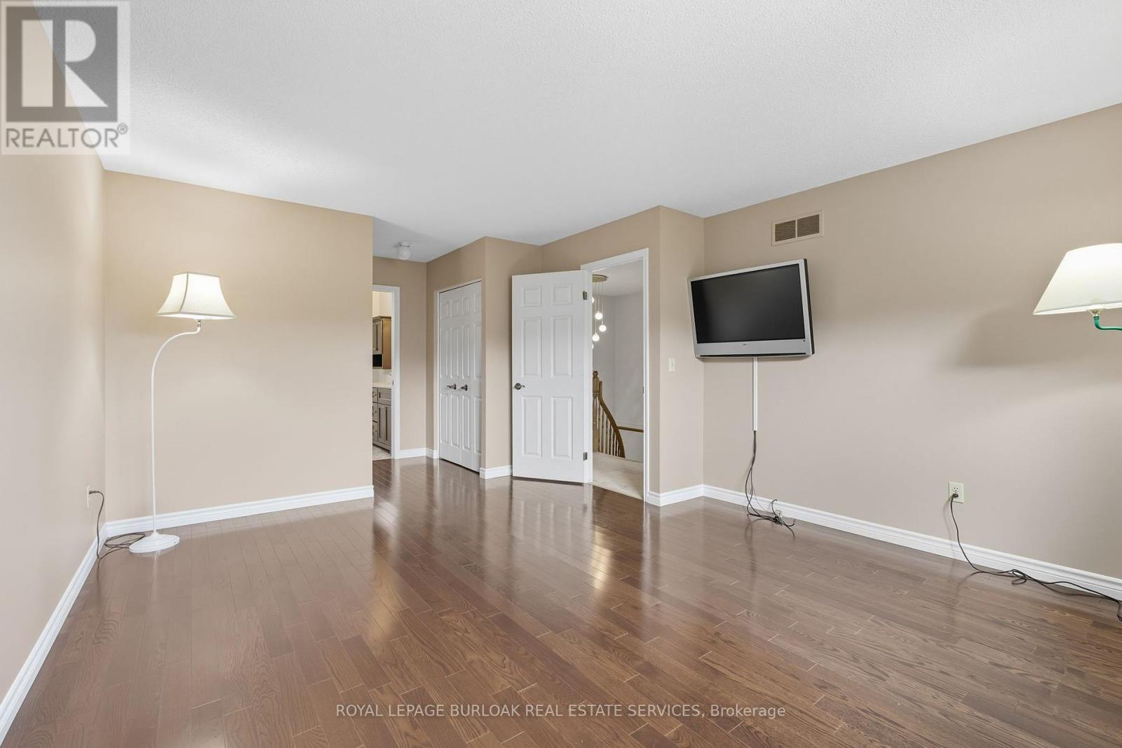 106 Maple Drive, Hamilton, Ontario  L8G 4S4 - Photo 19 - X12426340