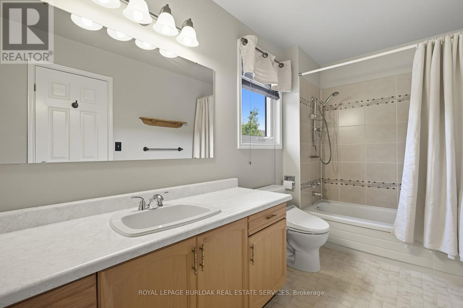 106 Maple Drive, Hamilton, Ontario  L8G 4S4 - Photo 26 - X12426340