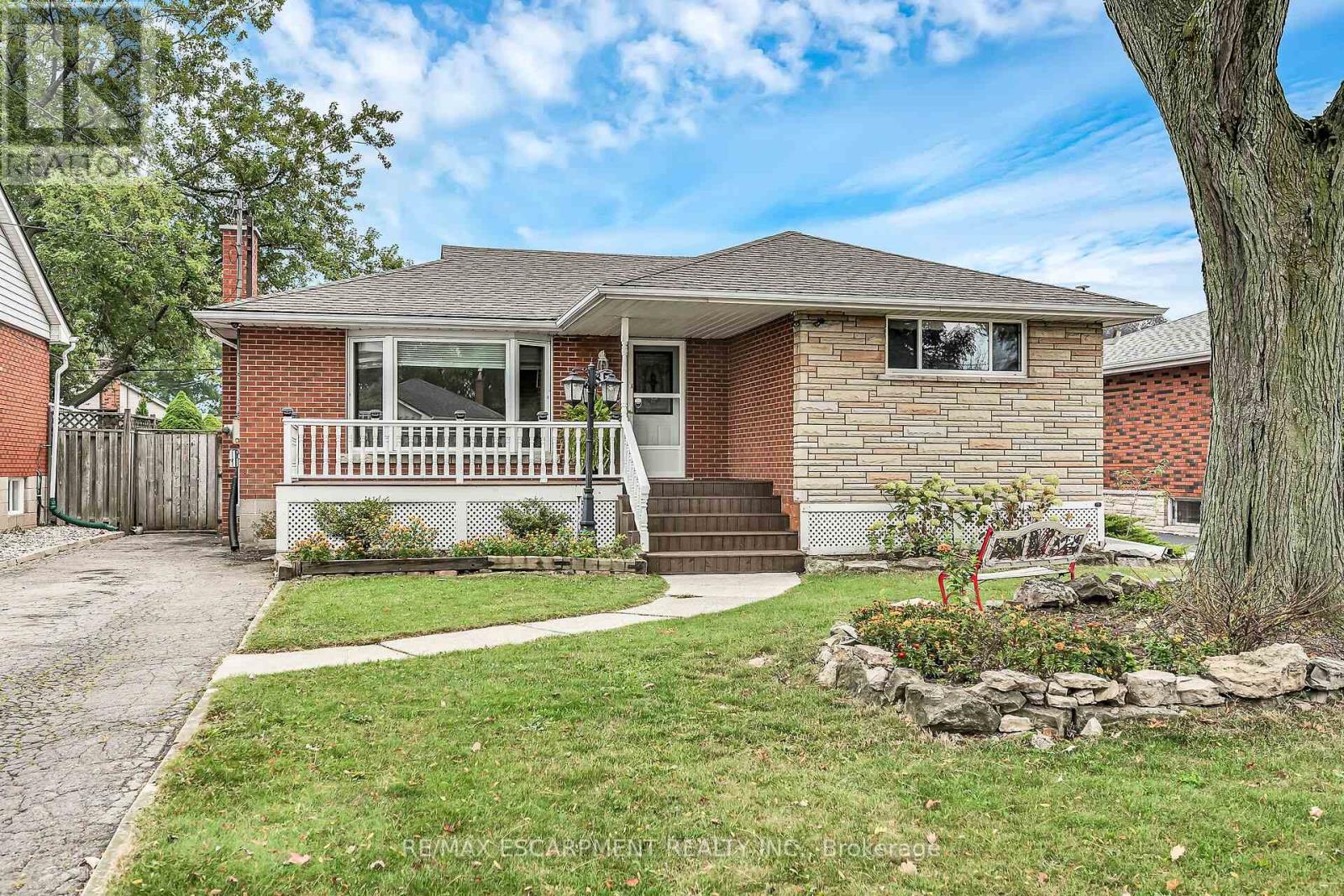 85 East 45th Street, Hamilton, Ontario  L8T 3J9 - Photo 1 - X12426353