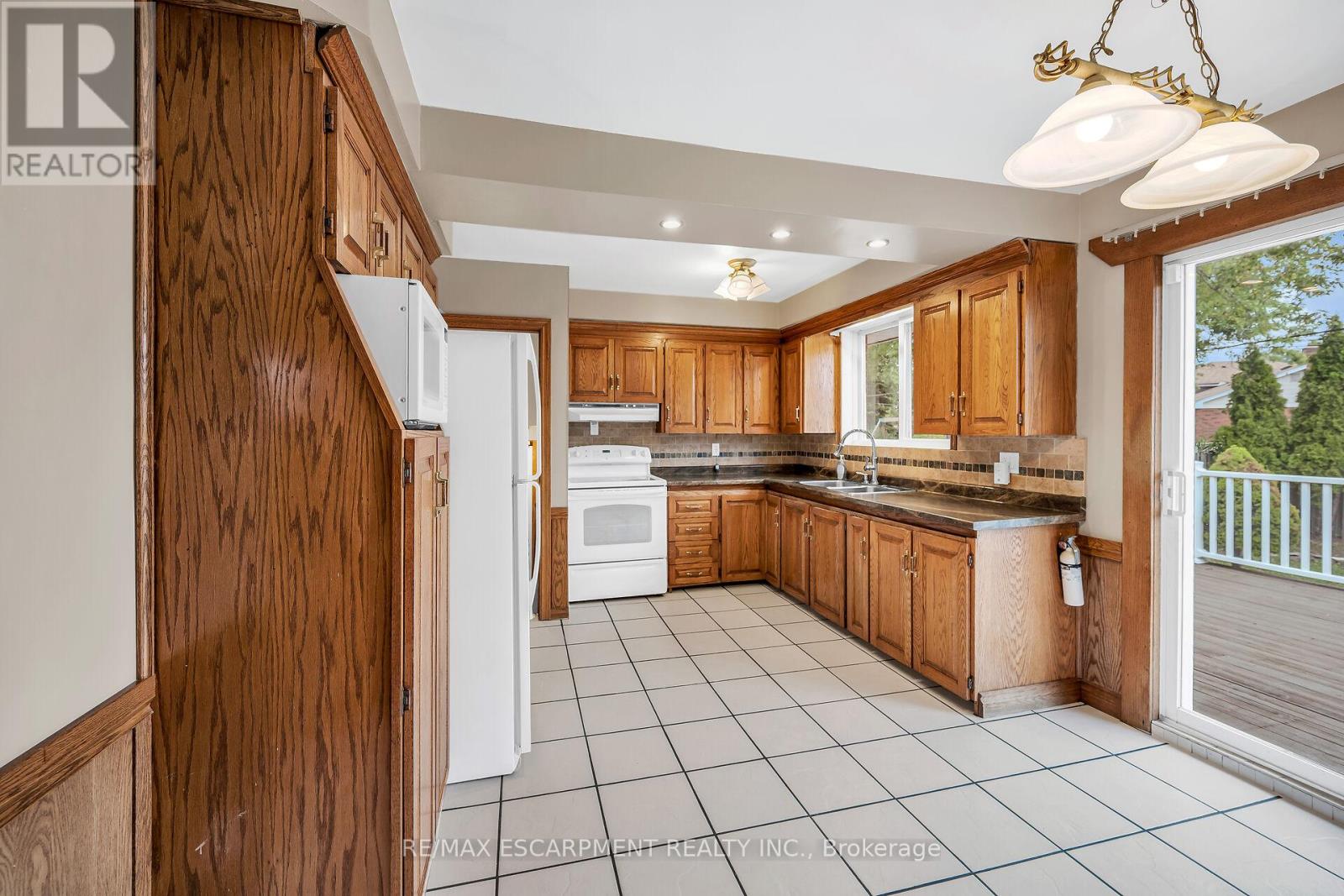 85 East 45th Street, Hamilton, Ontario  L8T 3J9 - Photo 13 - X12426353