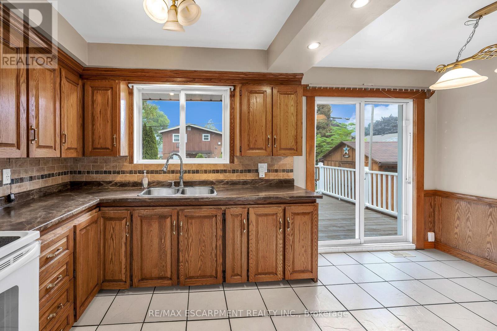 85 East 45th Street, Hamilton, Ontario  L8T 3J9 - Photo 17 - X12426353