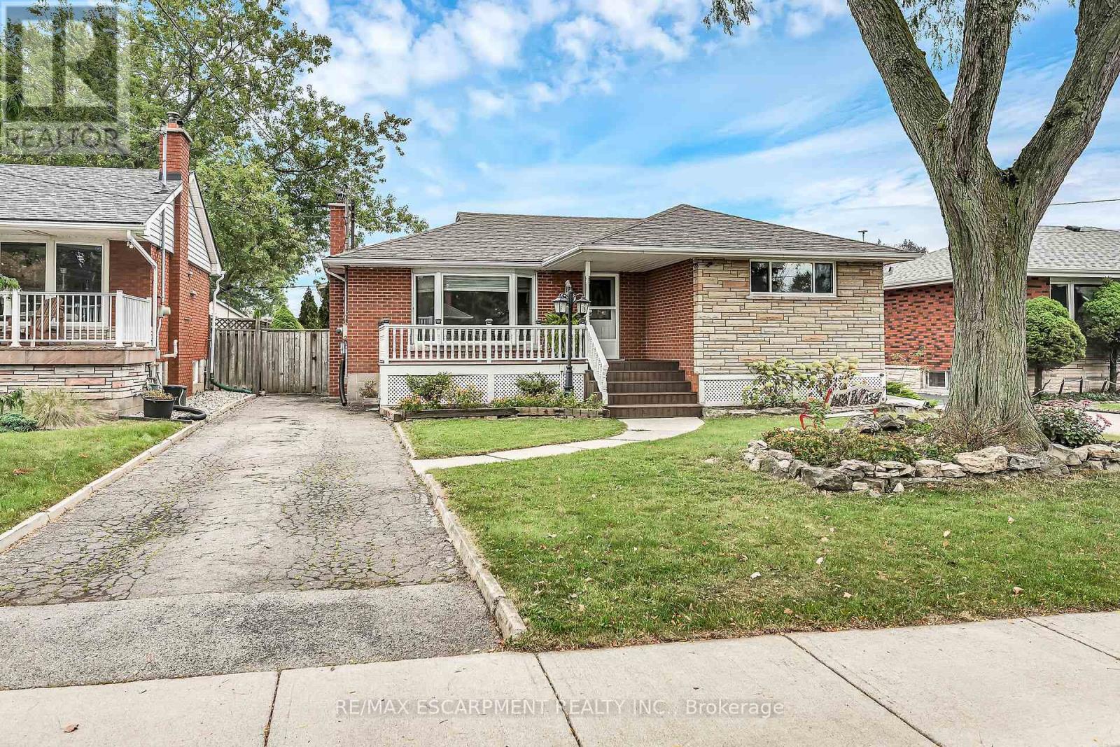 85 East 45th Street, Hamilton, Ontario  L8T 3J9 - Photo 4 - X12426353