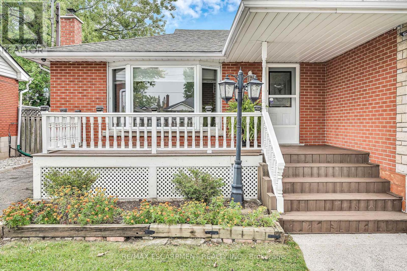 85 East 45th Street, Hamilton, Ontario  L8T 3J9 - Photo 5 - X12426353