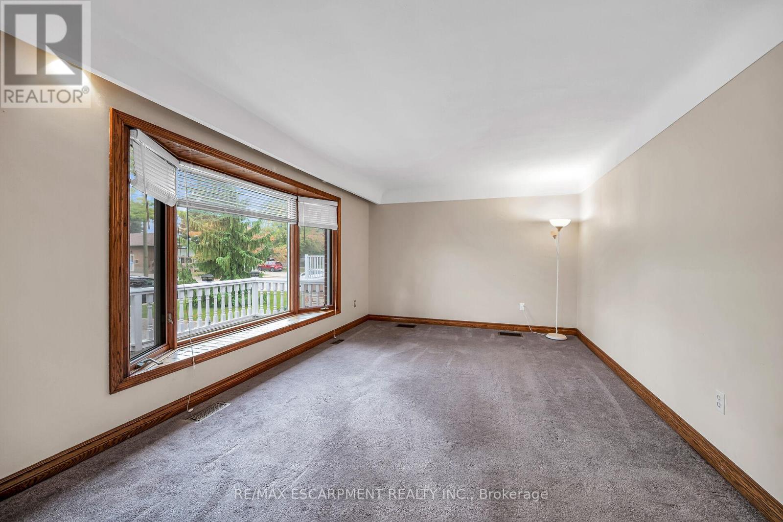 85 East 45th Street, Hamilton, Ontario  L8T 3J9 - Photo 8 - X12426353