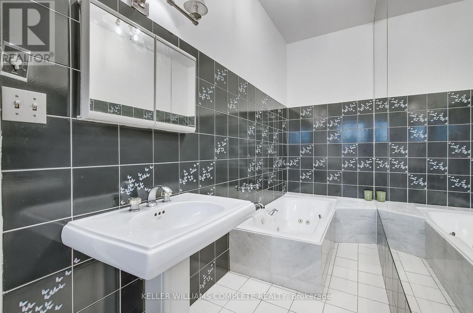122 Dufferin Avenue, Brant, Ontario  N3T 4R1 - Photo 28 - X12426364