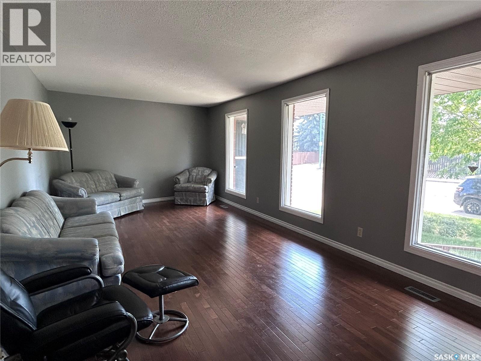2550 Cardinal Crescent, North Battleford, Saskatchewan  S9A 3W9 - Photo 4 - SK019353