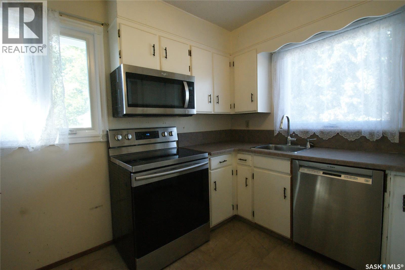 402 Mckercher Drive, Saskatoon, Saskatchewan  S7H 3W5 - Photo 3 - SK019311