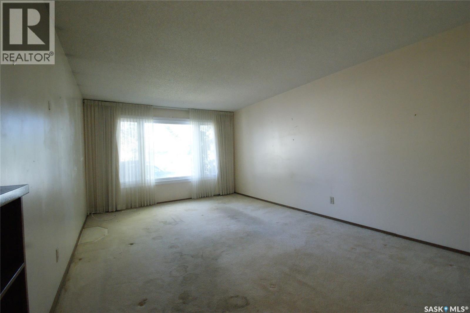 402 Mckercher Drive, Saskatoon, Saskatchewan  S7H 3W5 - Photo 6 - SK019311