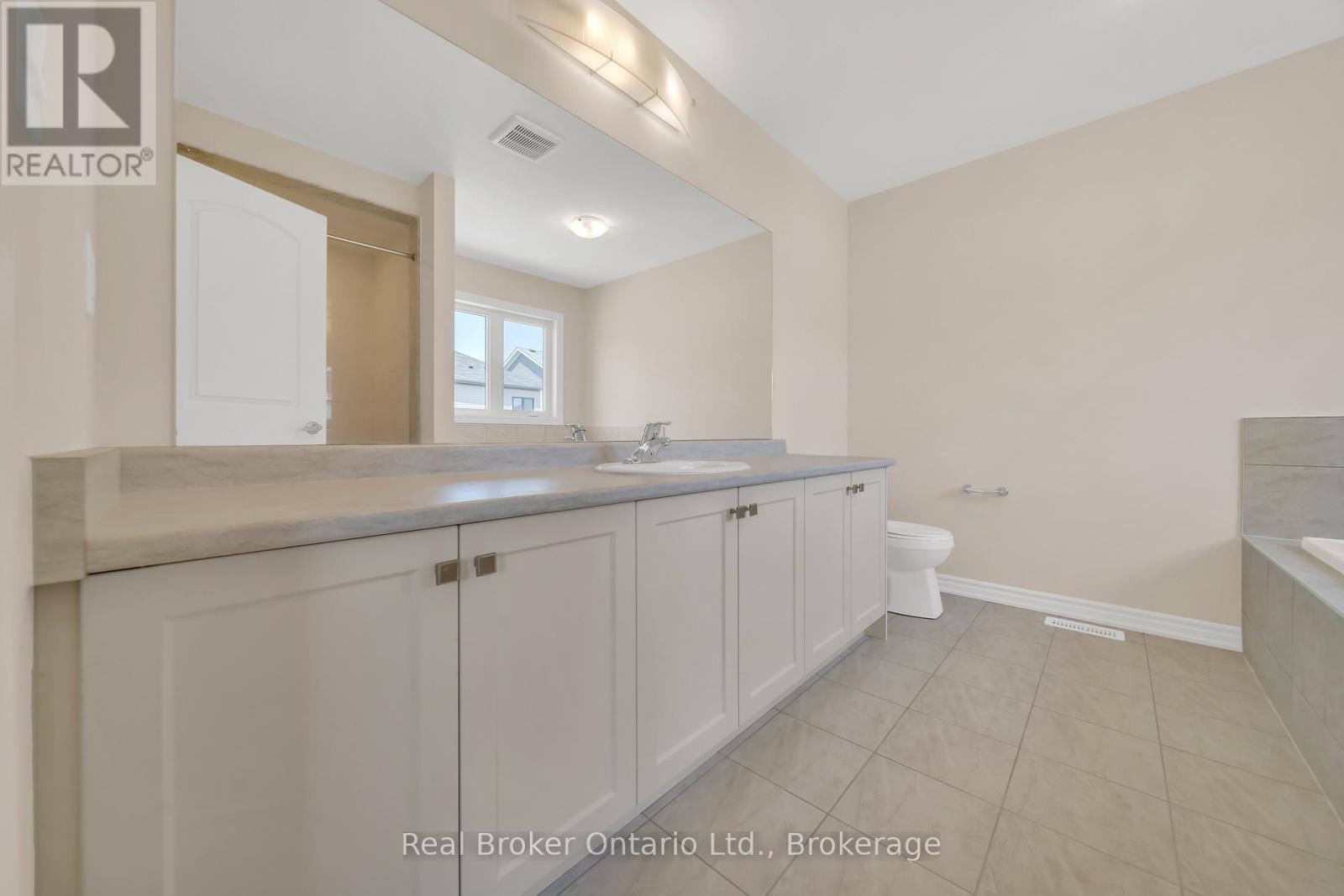 216 Vanilla Trail, Thorold, Ontario  L2E 6S4 - Photo 28 - X12423521