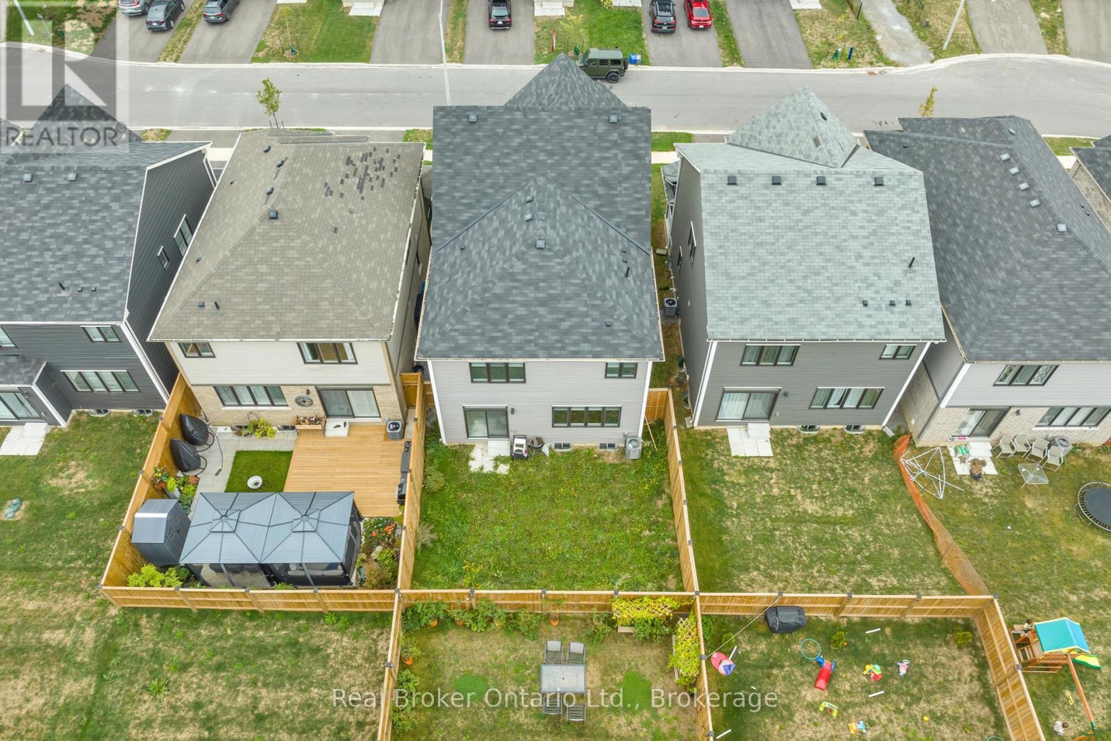 216 Vanilla Trail, Thorold, Ontario  L2E 6S4 - Photo 42 - X12423521