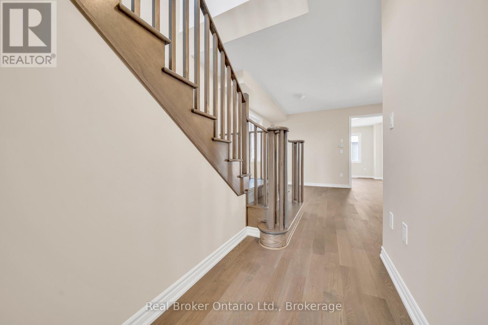 216 Vanilla Trail, Thorold, Ontario  L2E 6S4 - Photo 6 - X12423521