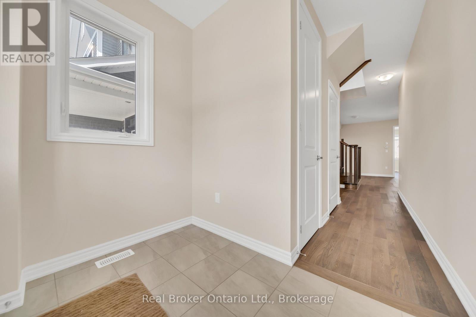 216 Vanilla Trail, Thorold, Ontario  L2E 6S4 - Photo 4 - X12423521