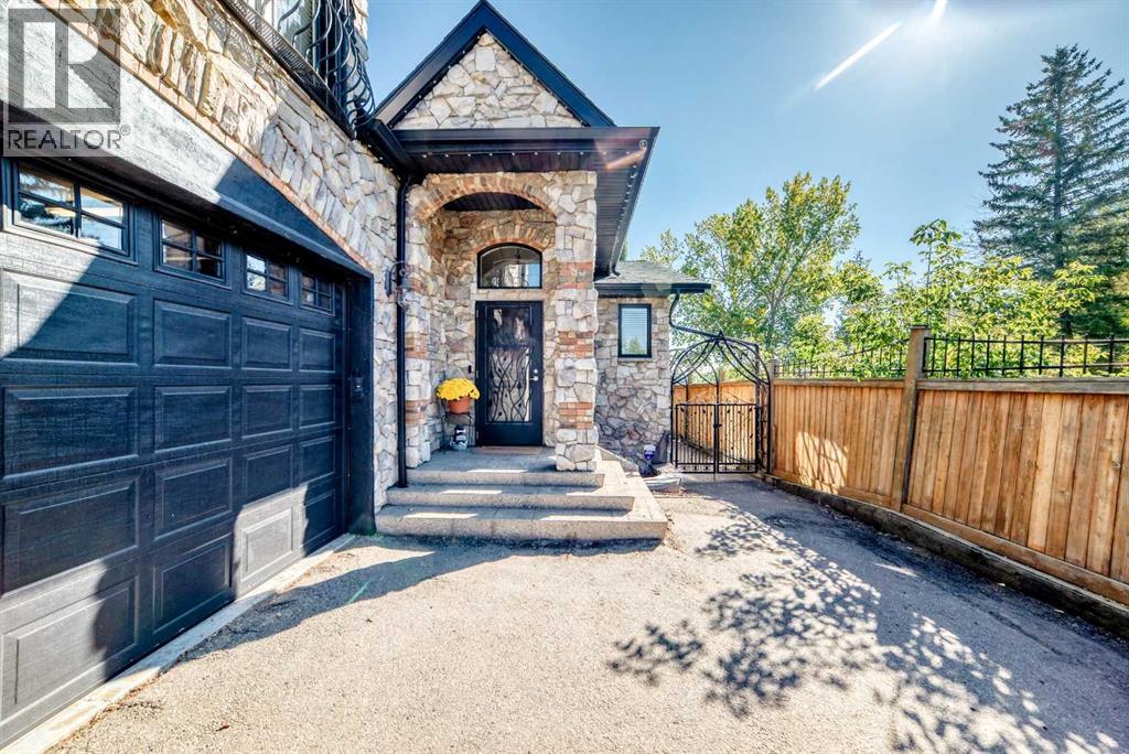 716 West Chestermere Drive, Chestermere, Alberta  T1X 1B5 - Photo 2 - A2259560