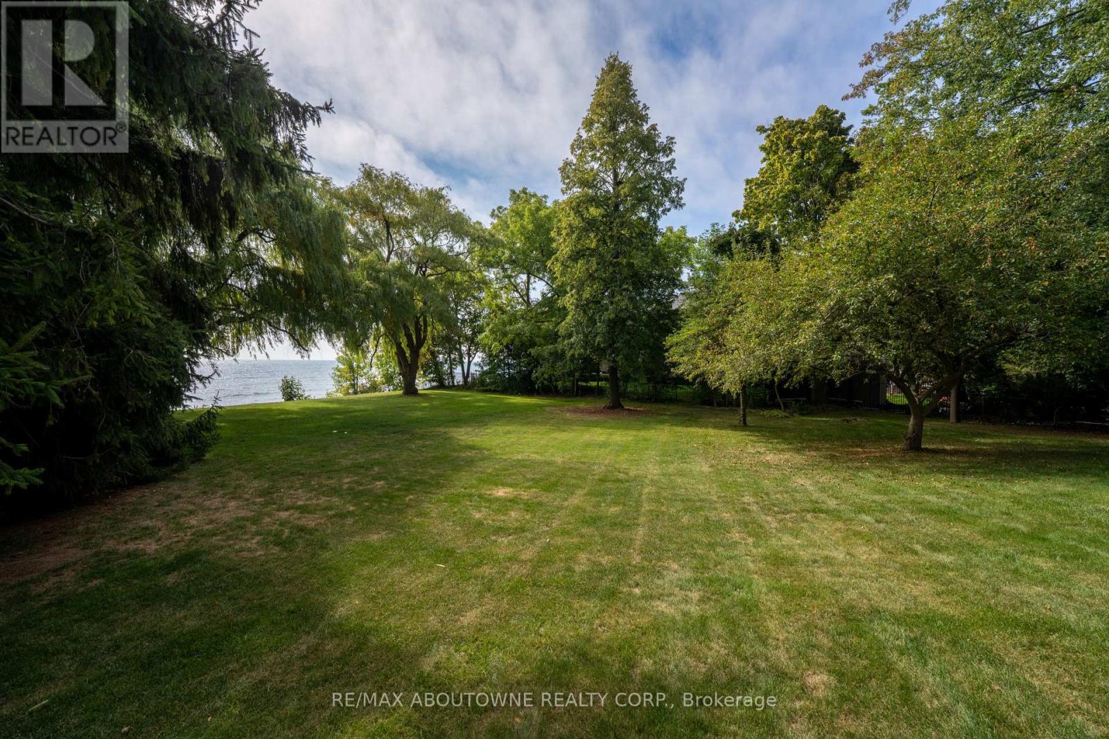 20 Arkendo Drive, Oakville, Ontario  L6J 5T9 - Photo 44 - W12416294