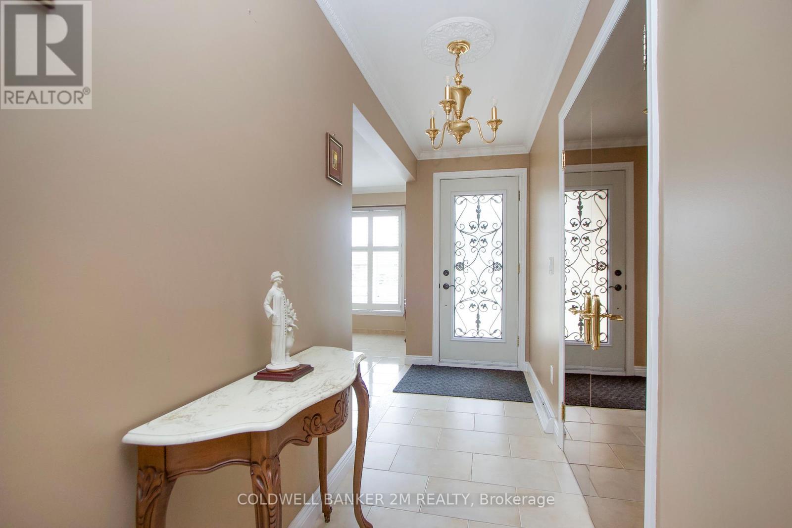 624 Gibbons Street, Oshawa, Ontario  L1J 4Z8 - Photo 3 - E12426613