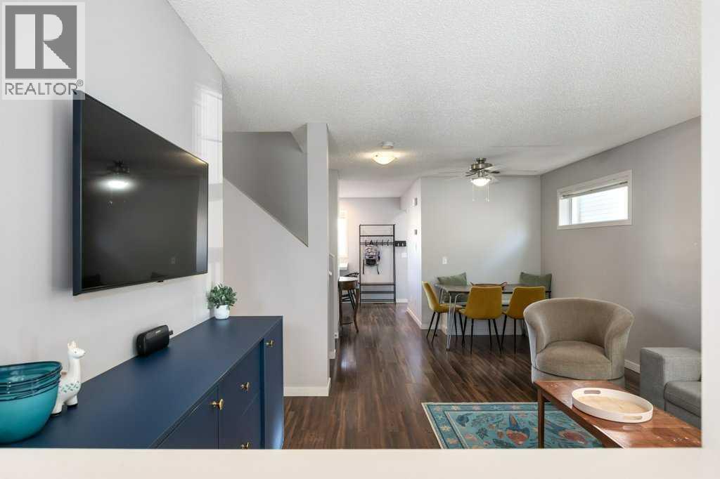 30 Copperpond Place Se, Calgary, Alberta  T2Z 0L6 - Photo 4 - A2259832