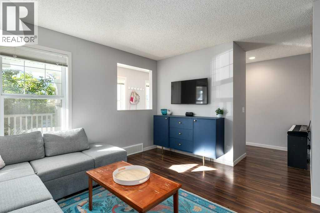 30 Copperpond Place Se, Calgary, Alberta  T2Z 0L6 - Photo 7 - A2259832