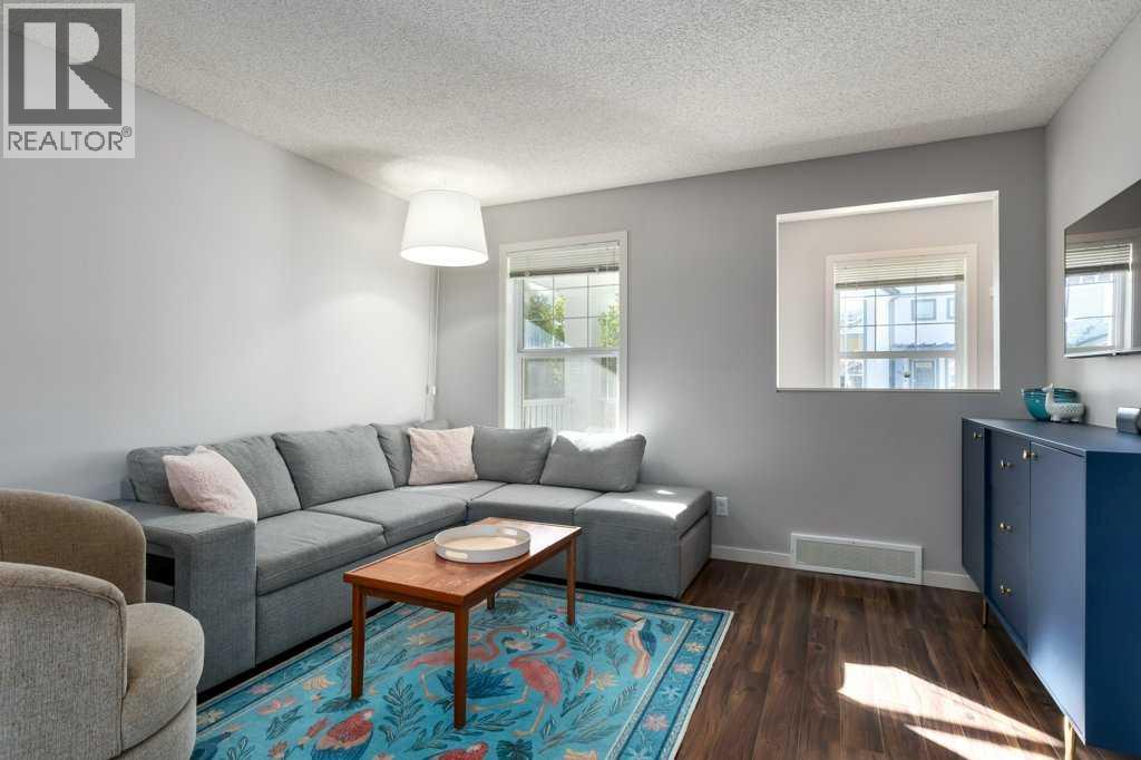 30 Copperpond Place Se, Calgary, Alberta  T2Z 0L6 - Photo 6 - A2259832