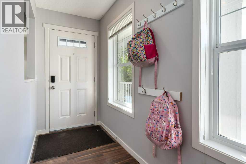 30 Copperpond Place Se, Calgary, Alberta  T2Z 0L6 - Photo 3 - A2259832