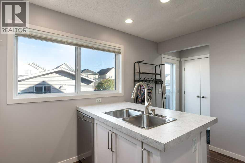 30 Copperpond Place Se, Calgary, Alberta  T2Z 0L6 - Photo 12 - A2259832