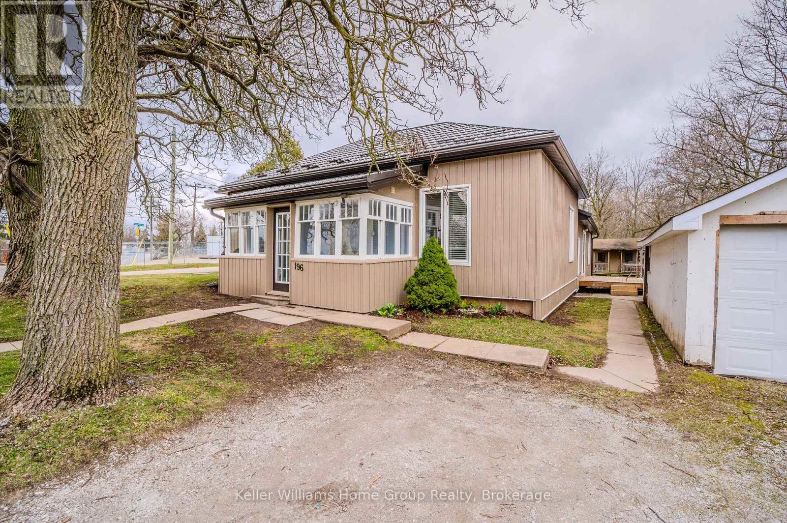 196 Eastern Avenue, Halton Hills (Ac Acton), Ontario  L7J 2E7 - Photo 6 - W12426500