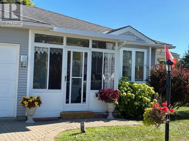 10 REYNOLDS PLACE W, Prince Edward County, Ontario