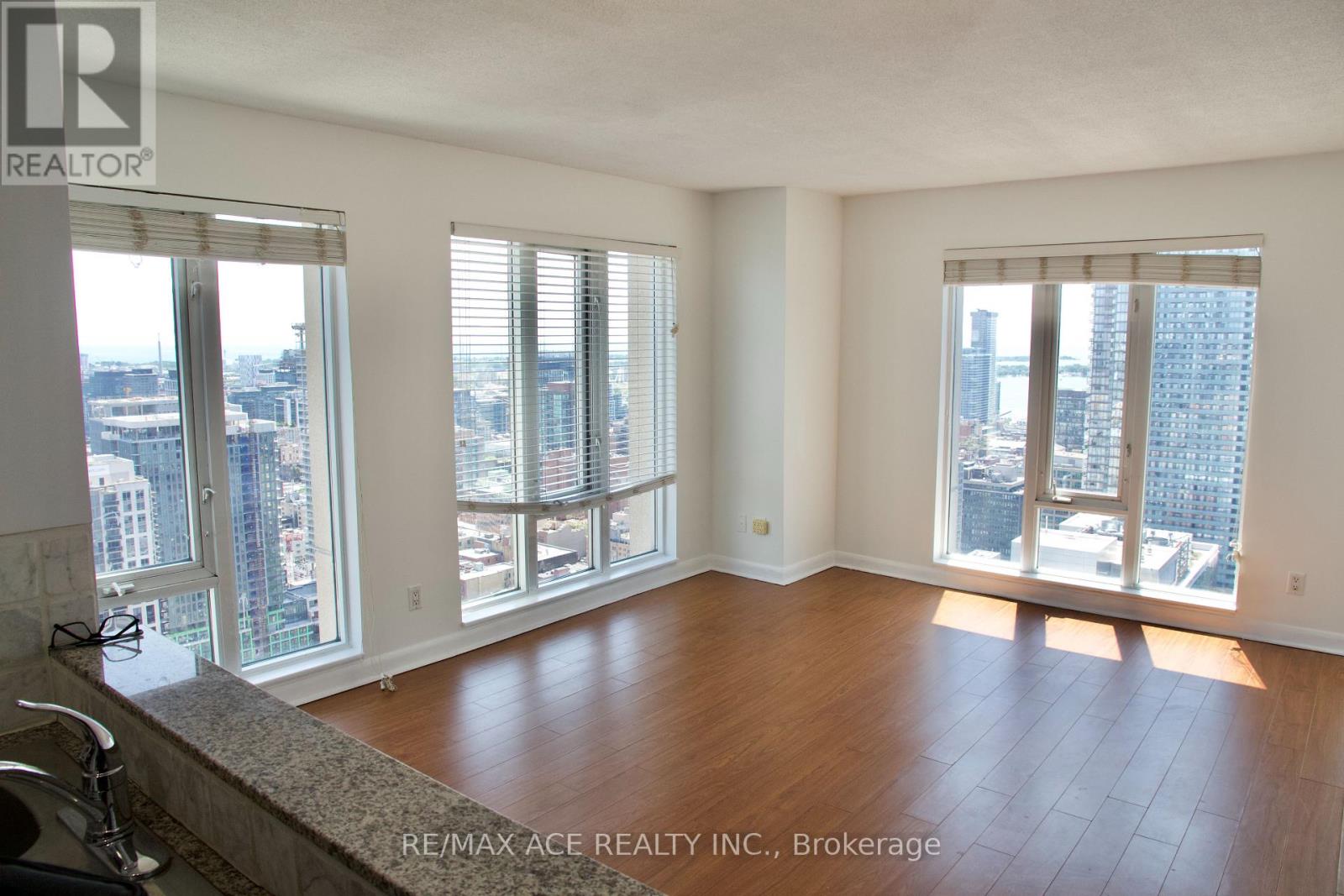 4004 - 210 Victoria Street, Toronto, Ontario  M5B 2R3 - Photo 5 - C12426425