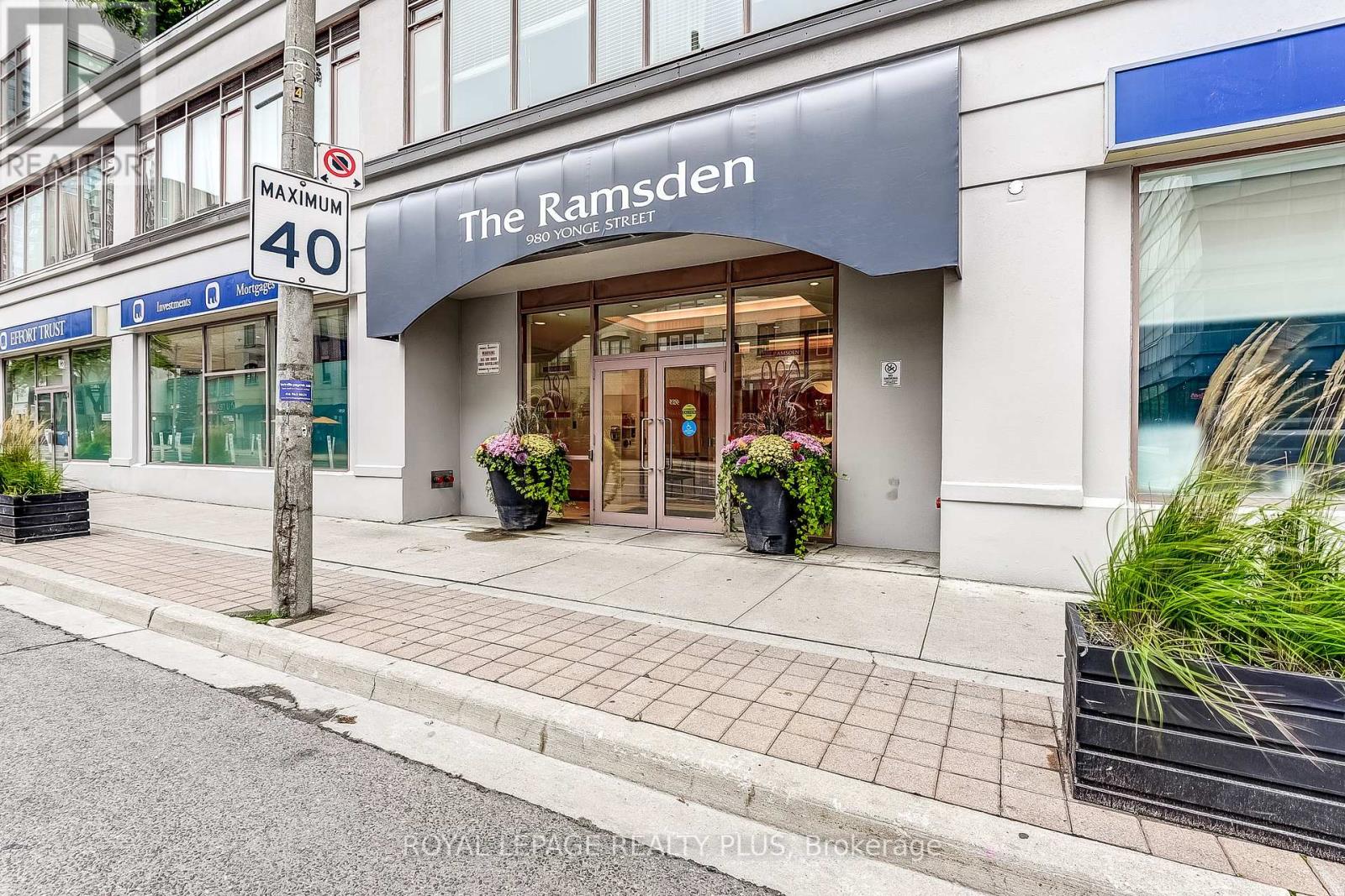 715 - 980 Yonge Street, Toronto, Ontario  M4W 3V8 - Photo 2 - C12426456