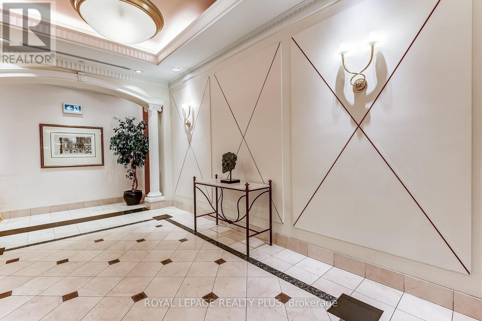 715 - 980 Yonge Street, Toronto, Ontario  M4W 3V8 - Photo 4 - C12426456