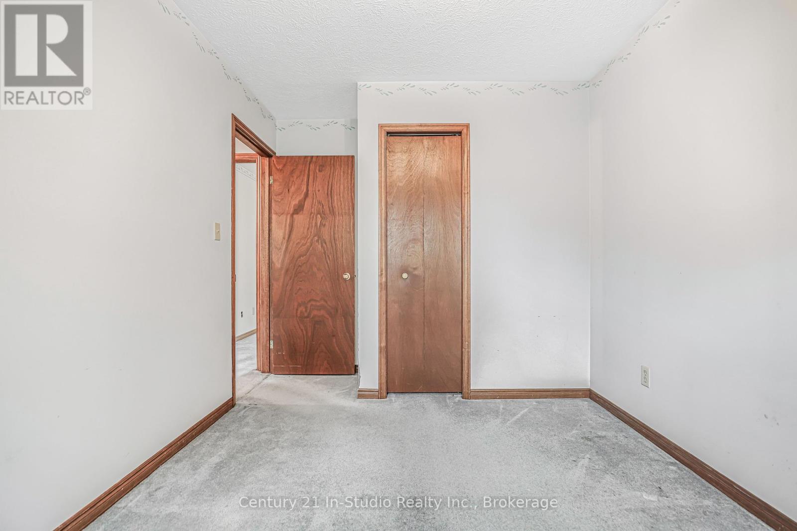 526 Crawford Street, Saugeen Shores, Ontario  N0H 2C2 - Photo 19 - X12426573